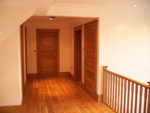 We love fitting oak, this house features a oak staircase with heavy oak doors and polished oak flooring.